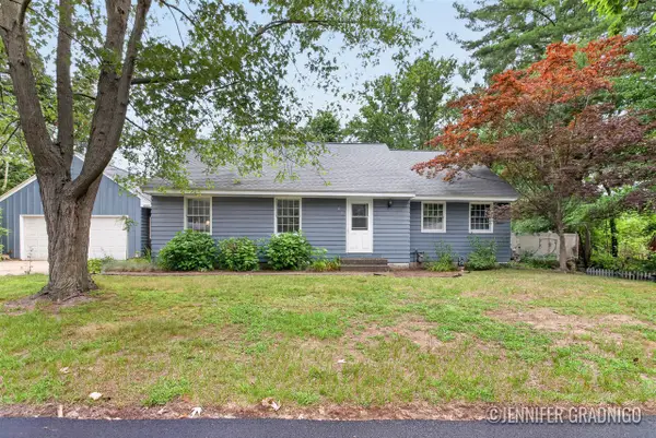943 Grandridge, Holland, MI 49423