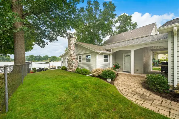 52390 Twin Lakeview, Dowagiac, MI 49047