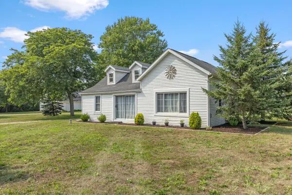 10681 Fillmore, Zeeland, MI 49464