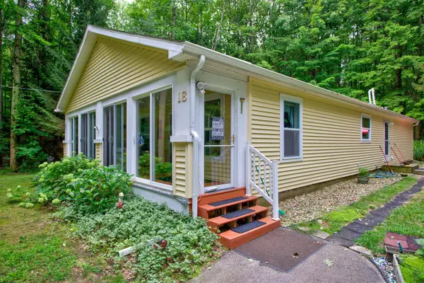 18 72nd, South Haven, MI 49090
