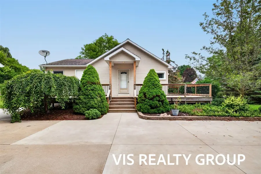 125 E Jefferson, Newaygo, MI 49337 - #2