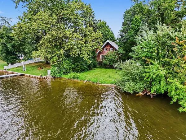 60640 Shoreline, Burr Oak, MI 49030