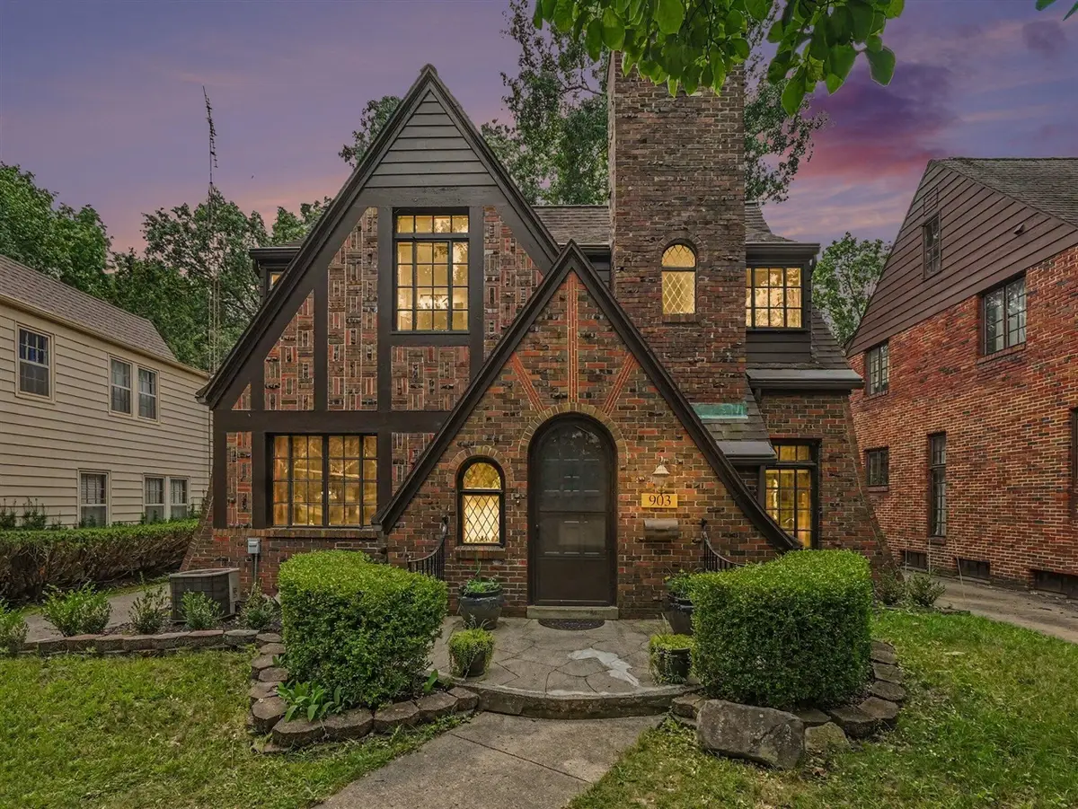 903 Briarcliff, Jackson, MI 49203 - #1