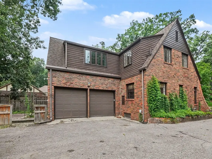 903 Briarcliff, Jackson, MI 49203 - #2