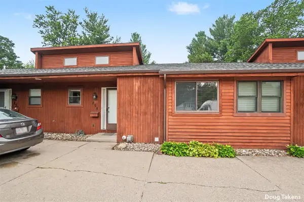 228 S Wall #2, Zeeland, MI 49464