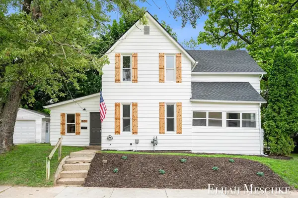 801 Coldbrook, Grand Rapids, MI 49503