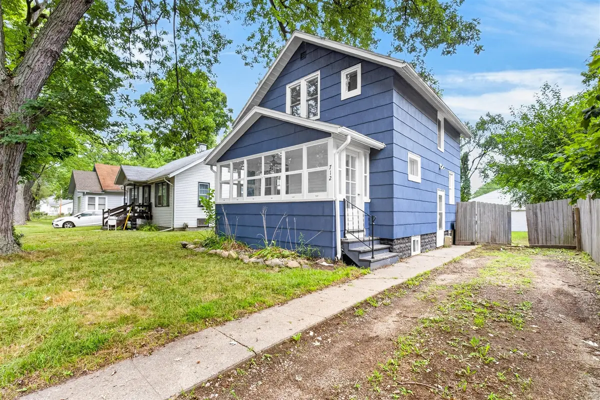 712 Fenimore, Kalamazoo, MI 49048 - #1