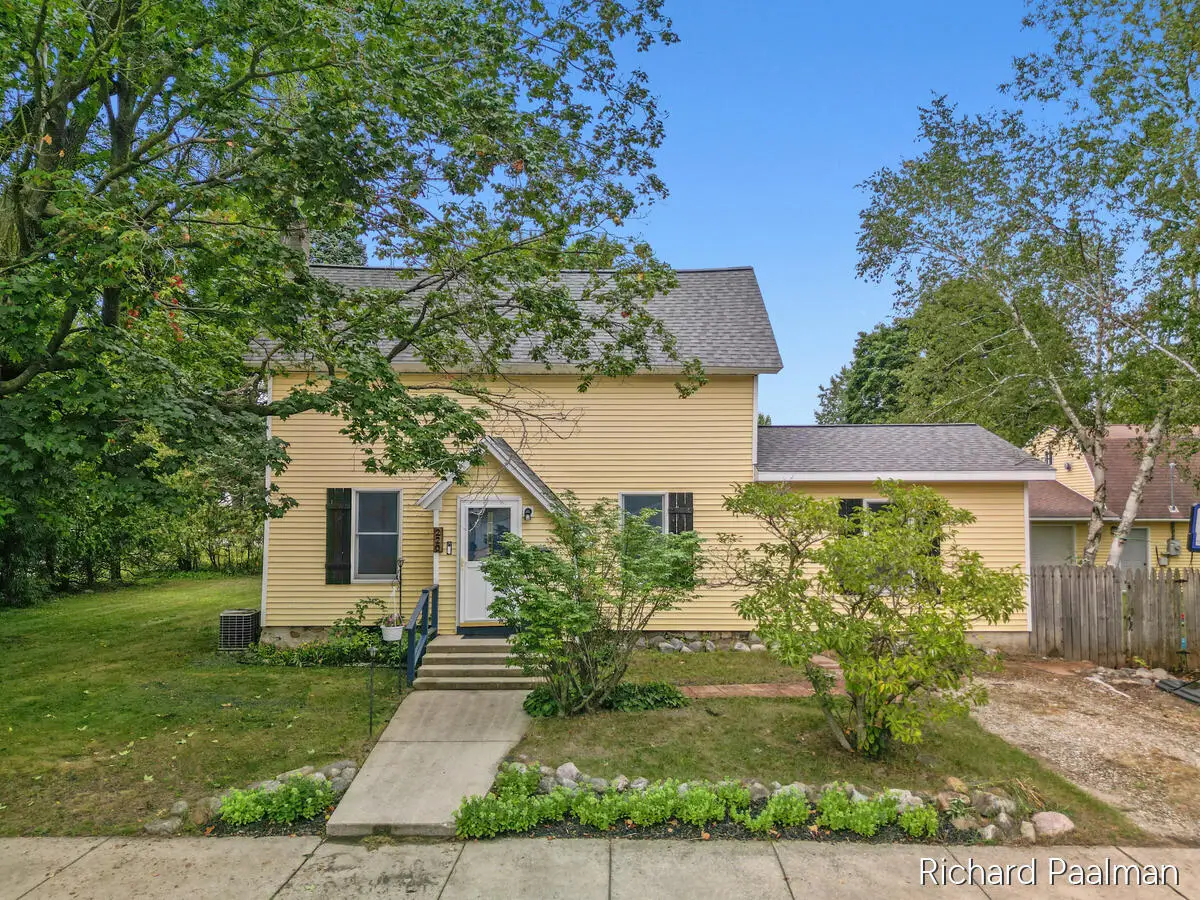 220 W Pere Marquette, Big Rapids, MI 49307 - #1