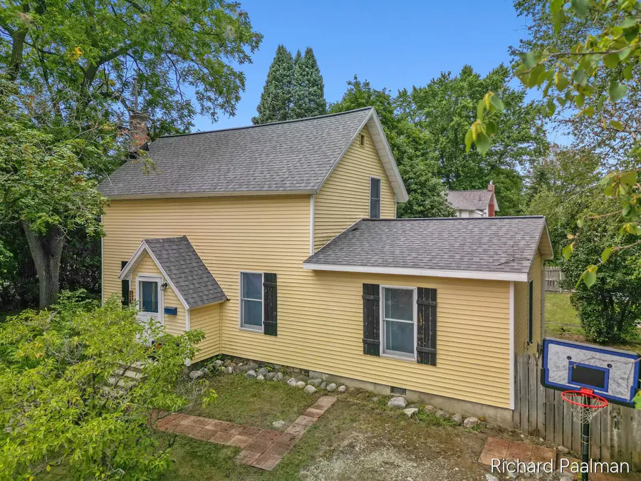 220 W Pere Marquette, Big Rapids, MI 49307 - #2