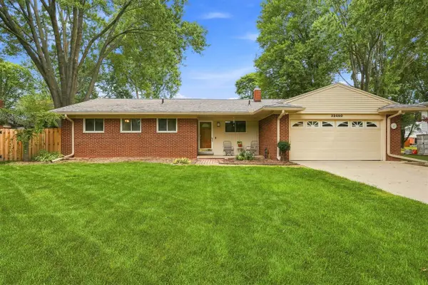 32460 Dunford, Farmington Hills, MI 48334