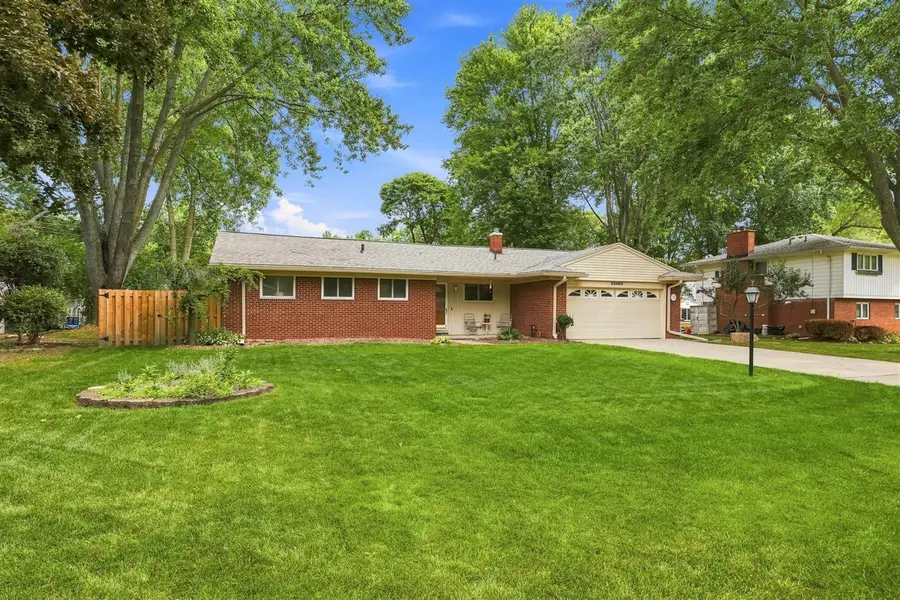 32460 Dunford, Farmington Hills, MI 48334 - #3