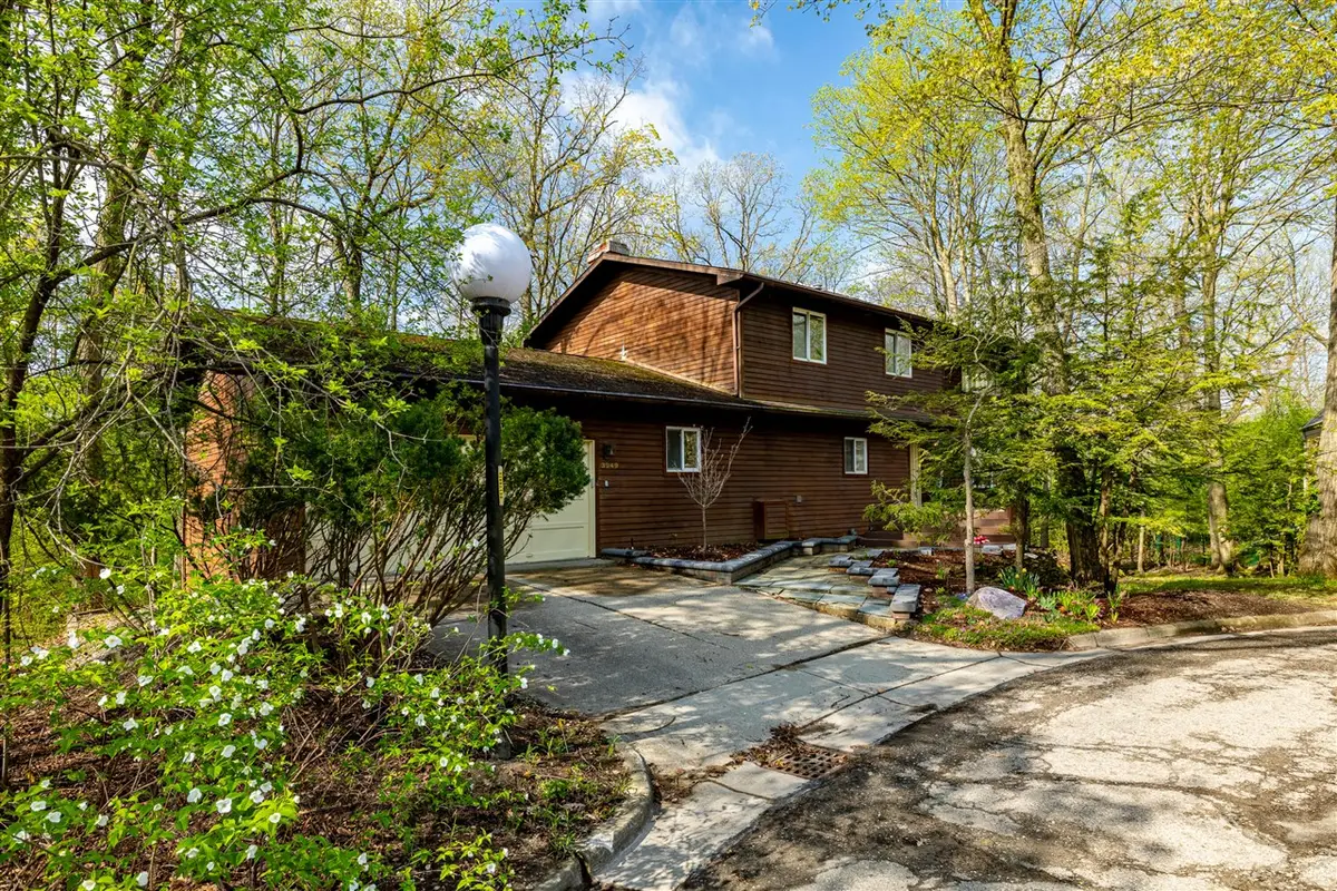 3949 Waldenwood, Ann Arbor, MI 48105 - #1