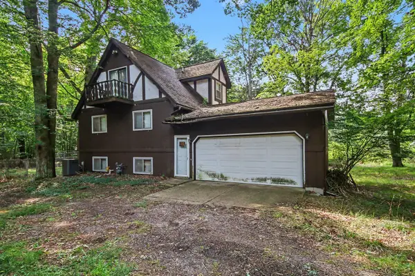 6700 Wildwood, West Olive, MI 49460