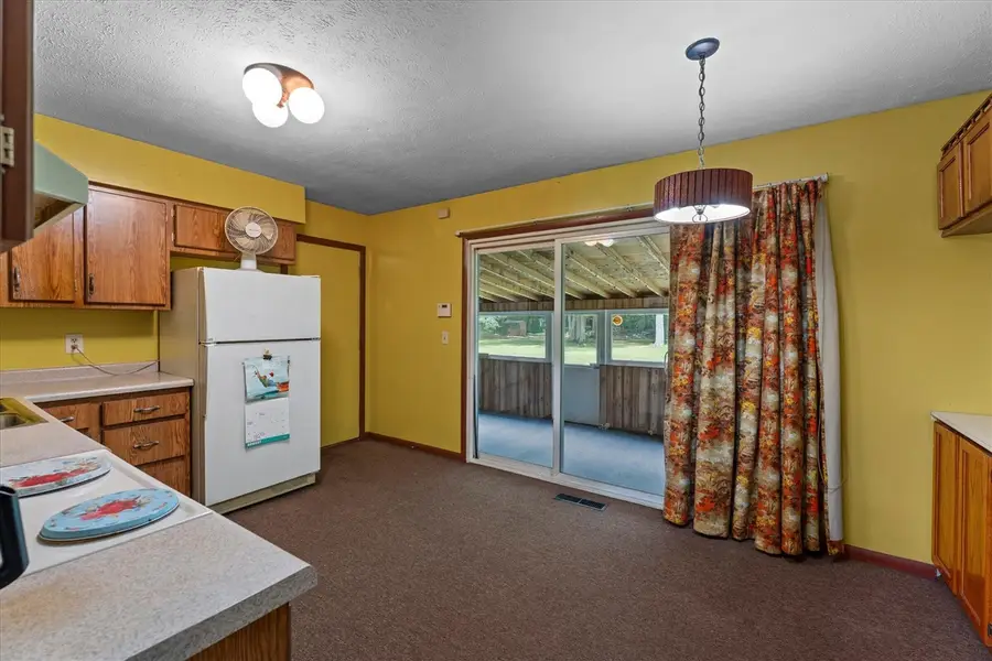 19070 State Line, Edwardsburg, MI 49112 - #3