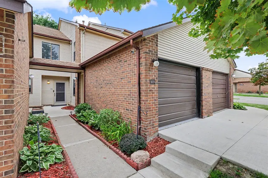 6600 Ridgefield, West Bloomfield, MI 48322 - #3