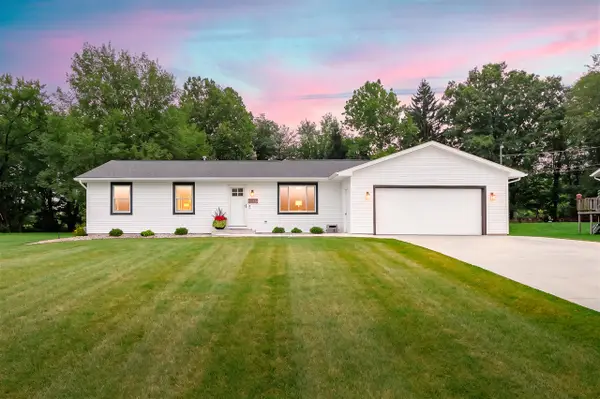 3537 Thornhill, Kalamazoo, MI 49004