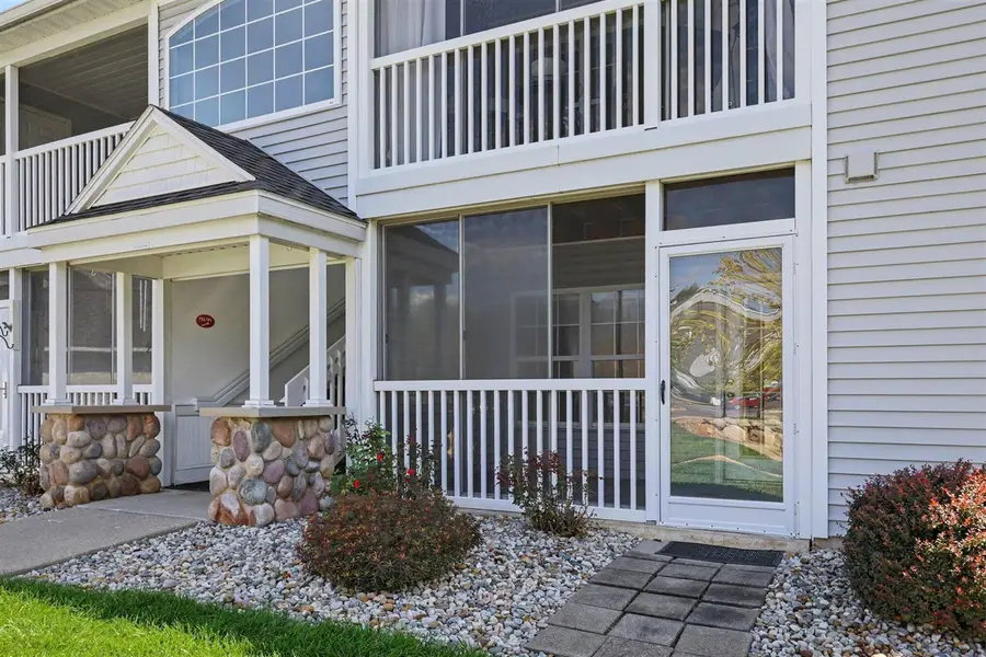 749 W Barrington, Jackson, MI 49203 - #3