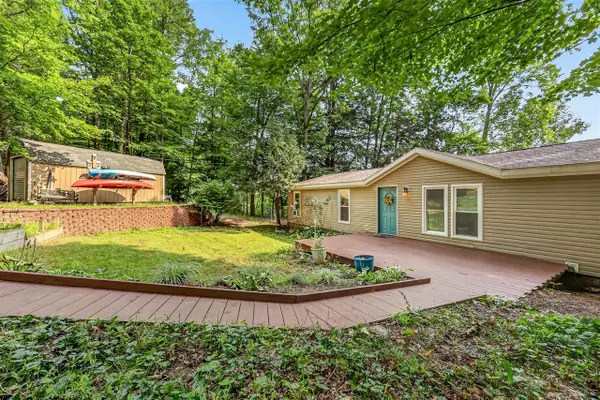 7392 N Northern, Pentwater, MI 49449