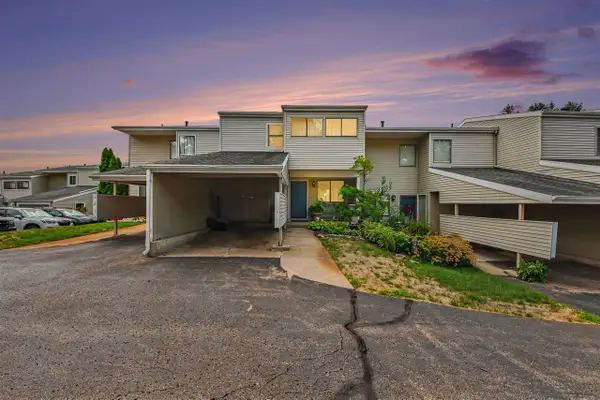 6254 Architrave, Grand Rapids, MI 49546