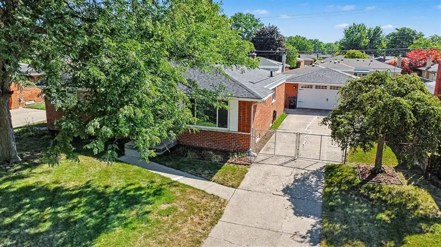 33826 Brookshire, Sterling Heights, MI 48312 - #3