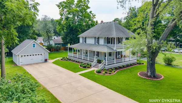 1718 Summit, Holland, MI 49423