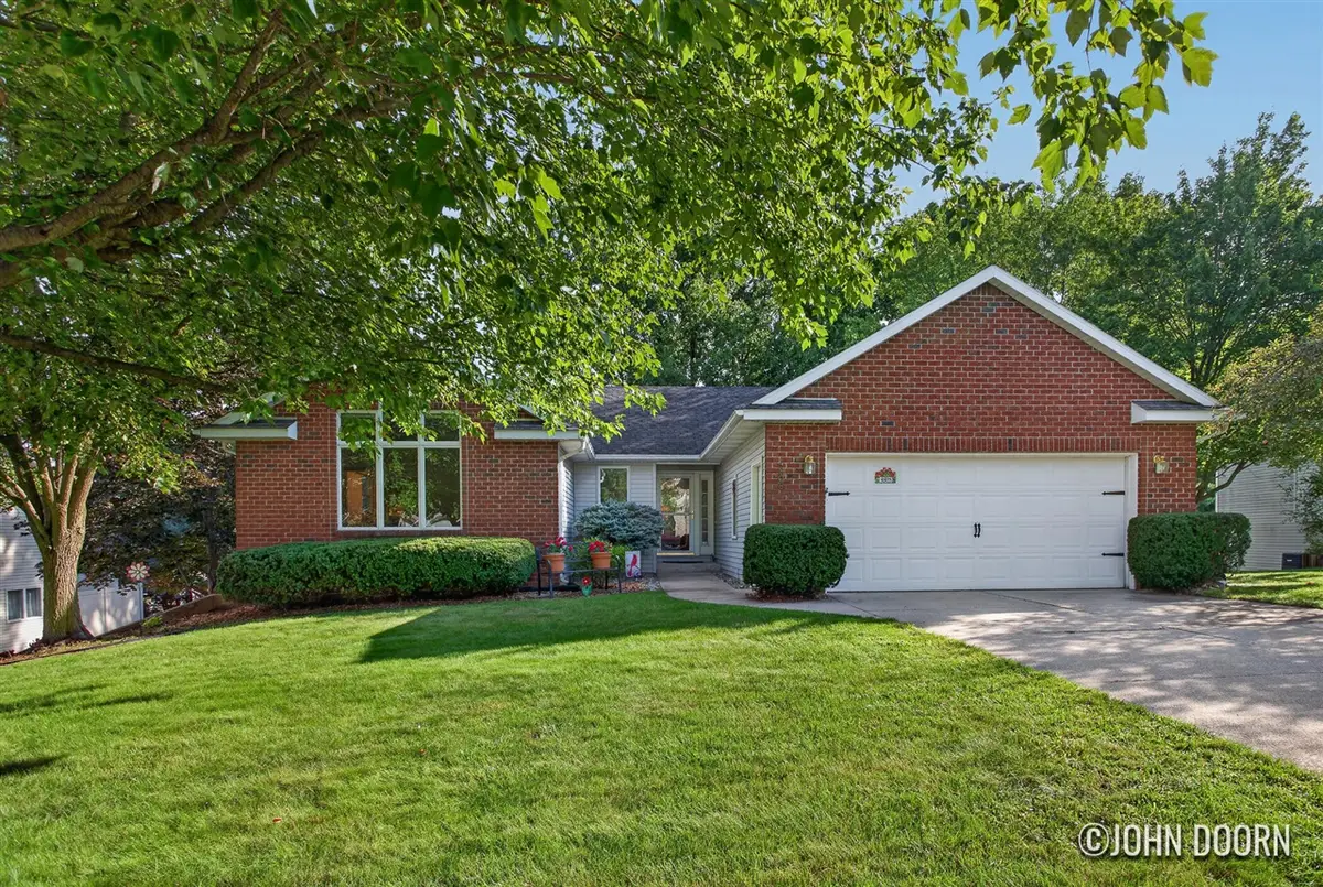 4808 Paramount, Grand Rapids, MI 49525 - #1