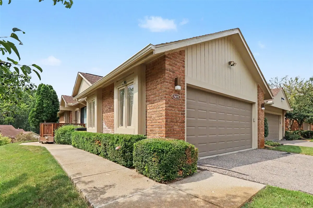 5655 Hillcrest, West Bloomfield, MI 48322 - #1