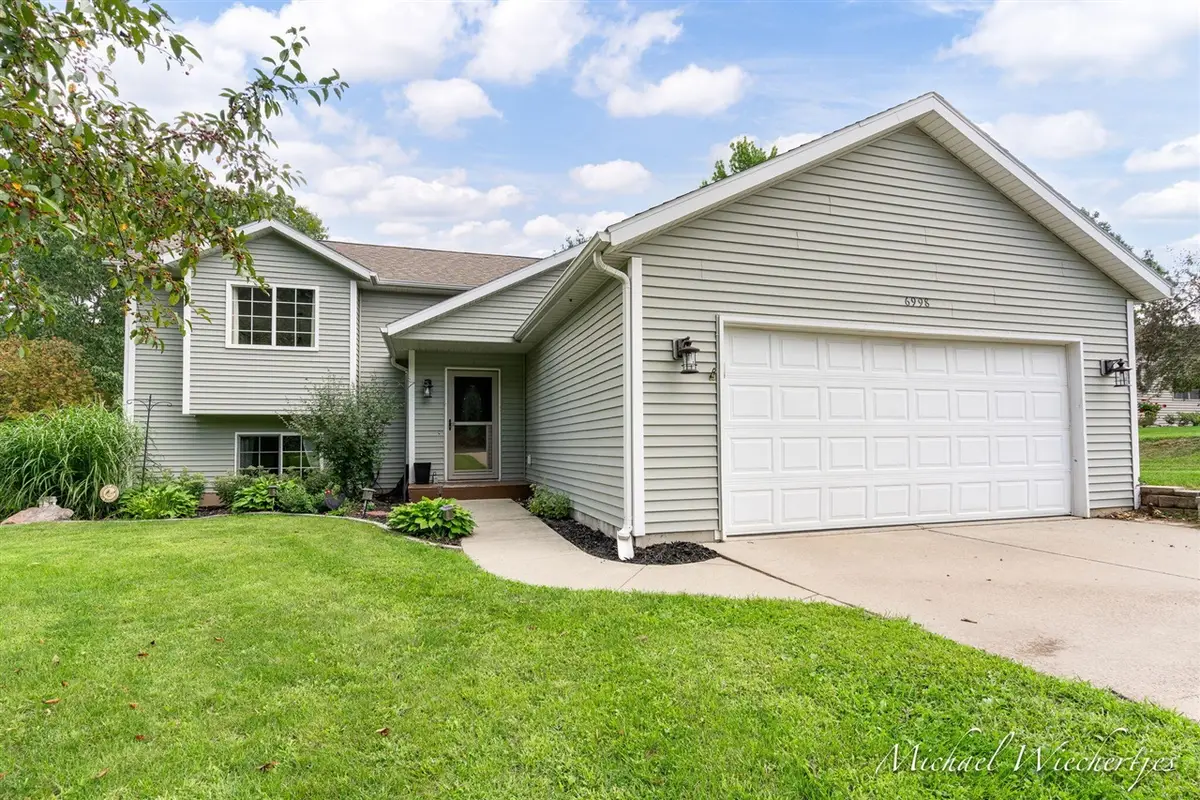 6998 Riverwood, Belding, MI 48809 - #1