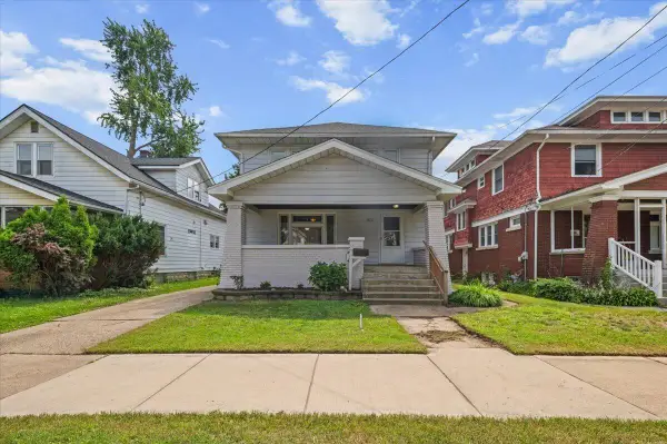 852 Richmond, Grand Rapids, MI 49504