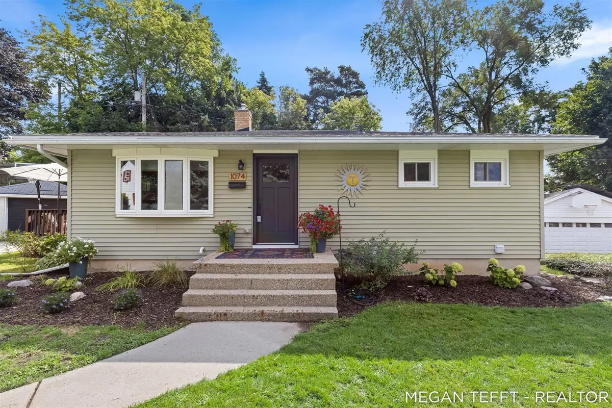 1074 Washtenaw, Grand Rapids, MI 49505 - #1