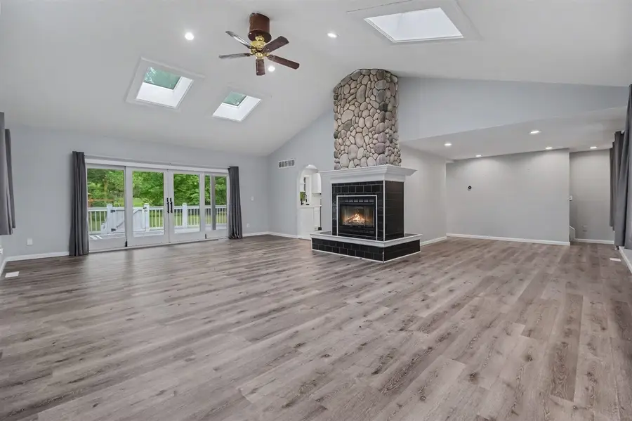 558 W Clarkston, Lake Orion, MI 48362 - #3