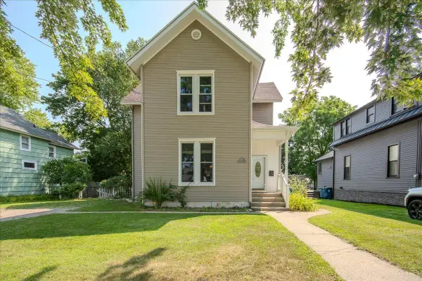 607 Pine, Manistee, MI 49660