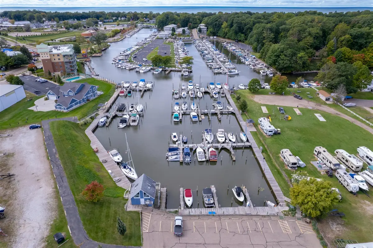 40 N Bailey, South Haven, MI 49090 - #1
