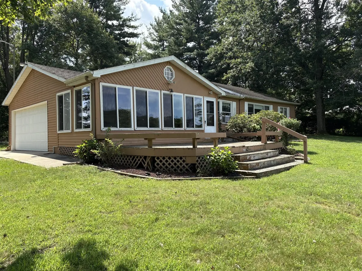 378 E Minkler, Allegan, MI 49010 - #1