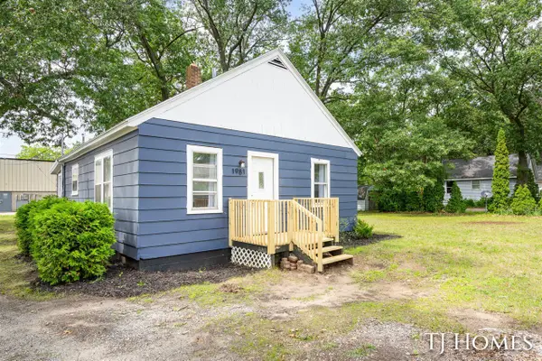 1981 Valley, Muskegon, MI 49442