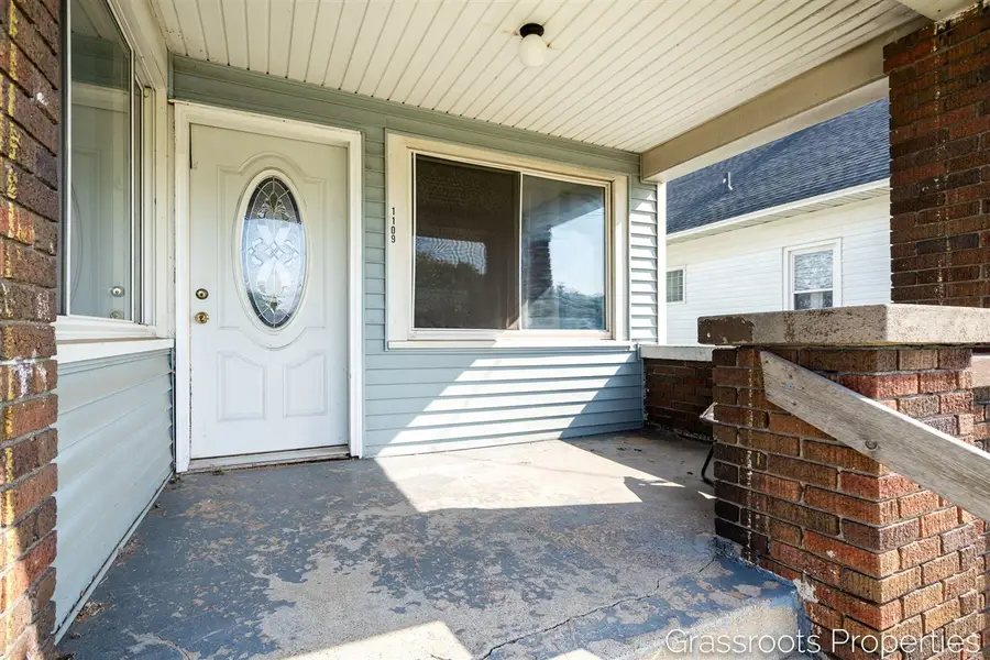 1109 Fulton, Grand Rapids, MI 49504 - #3
