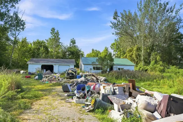 22850 V, Olivet, MI 49076