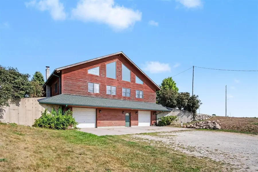 332 N Warner, Fremont, MI 49412 - #2