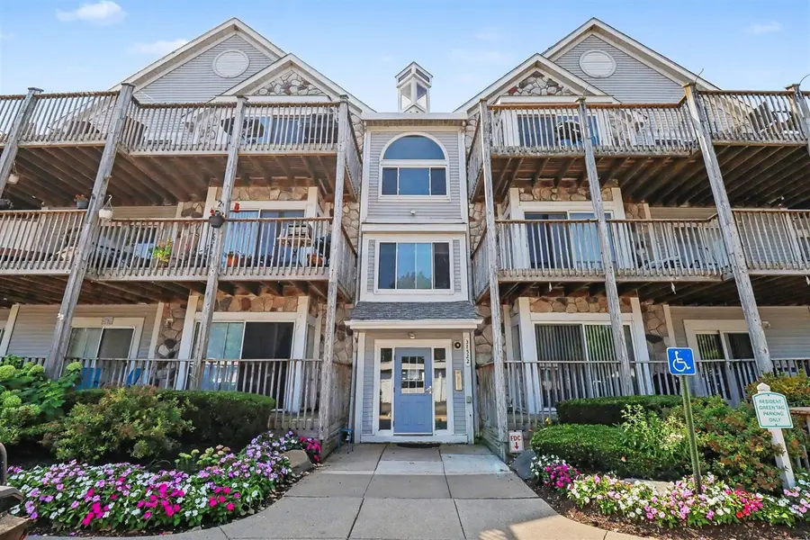 37522 Jefferson #103, Harrison Township, MI 48045 - #2
