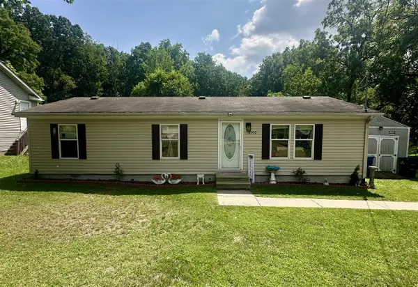 2002 Mount Olivet, Kalamazoo, MI 49004