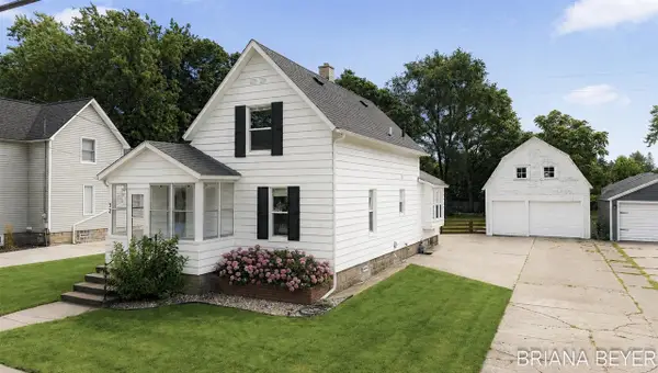 32 W Mckinley, Zeeland, MI 49464