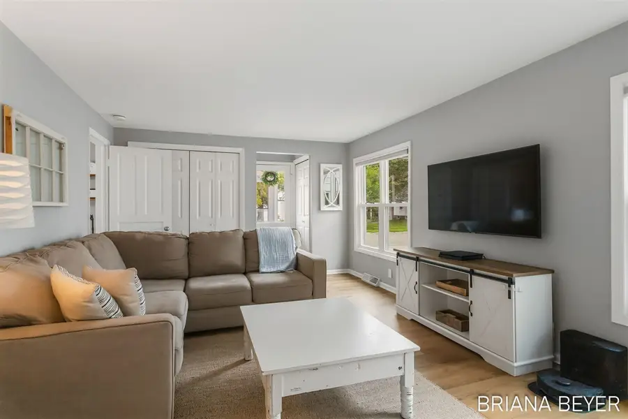 32 W Mckinley, Zeeland, MI 49464 - #2