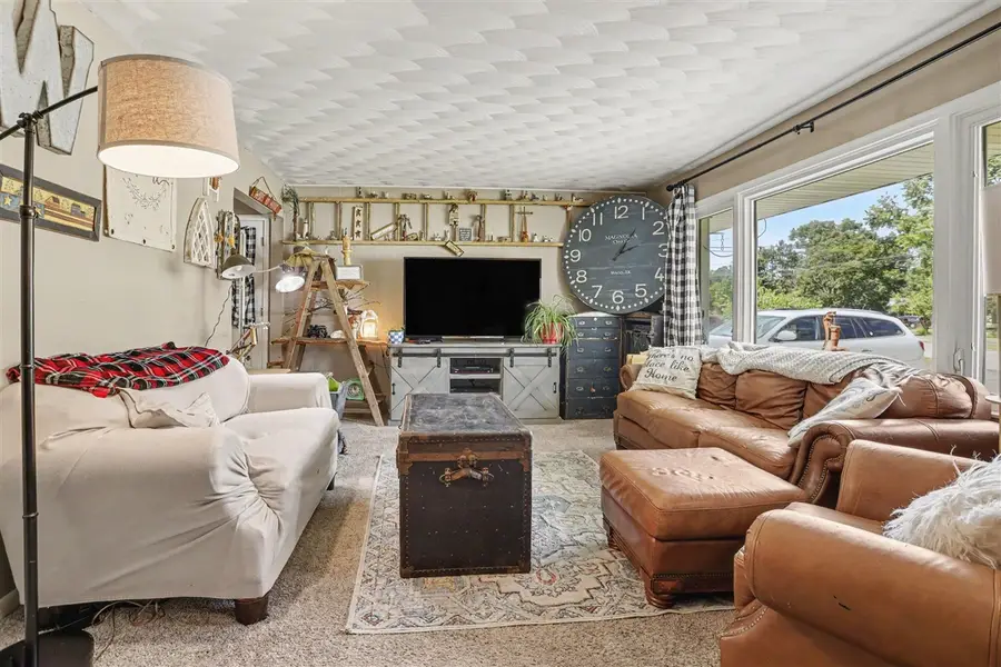 319 W Willard, Paw Paw, MI 49079 - #3