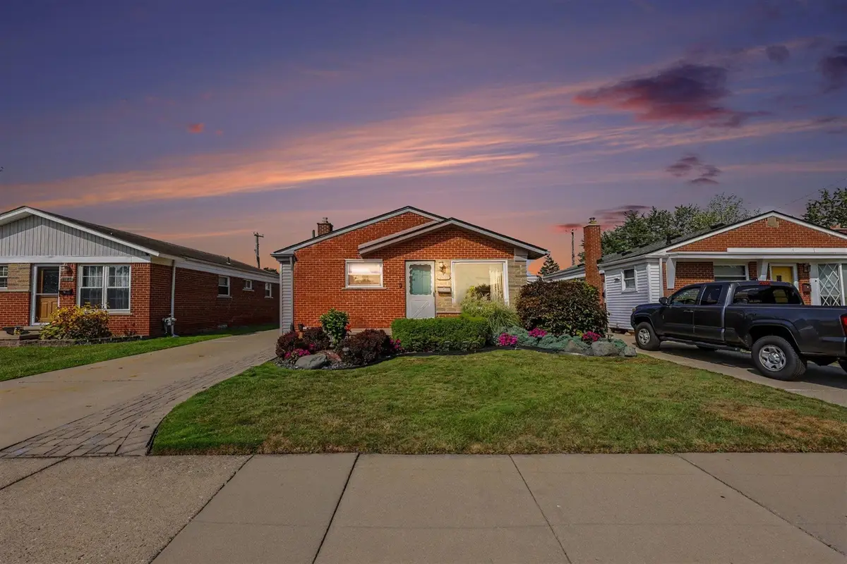 32011 Saint Margaret, Saint Clair Shores, MI 48082 - #1