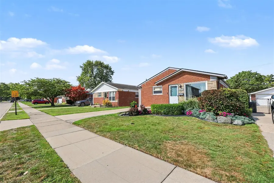 32011 Saint Margaret, Saint Clair Shores, MI 48082 - #3