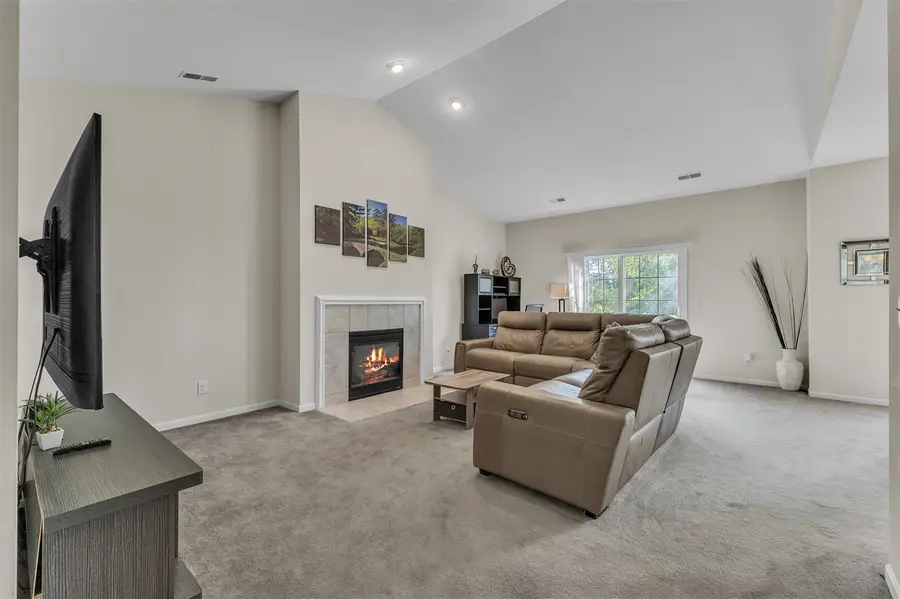 2263 Pinecroft, Canton, MI 48188 - #3