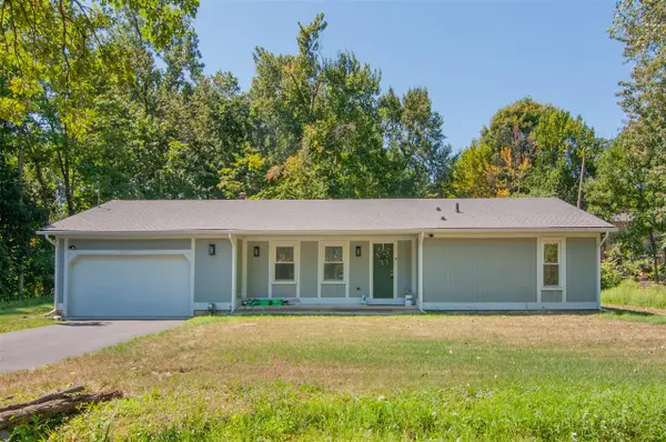 21411 Orchard Lake, Farmington Hills, MI 48336