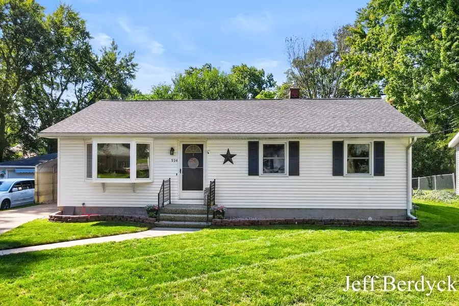 934 Harding, Grand Rapids, MI 49544 - #1