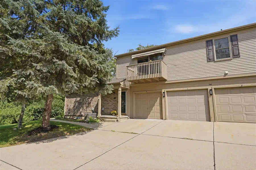 240 Pine Tree Ridge #4, Waterford, MI 48327 - #2