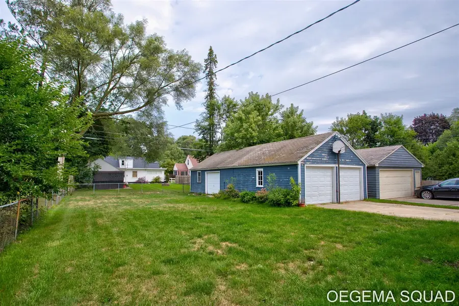 15 E 35th, Holland, MI 49423 - #2